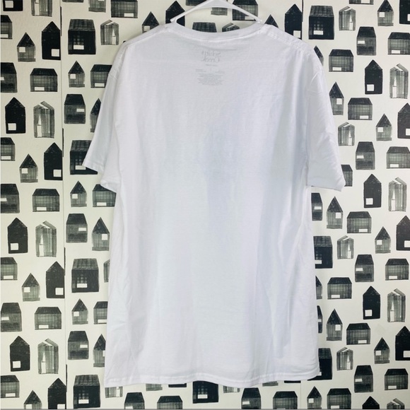 Schitt’s Creek / NWT / Cafe Tropical Graphic Tshirt - Picture 3 of 3